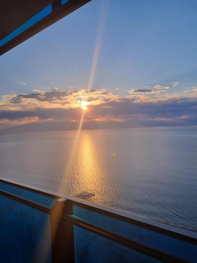 Orbi City Hotel On The Sea Batumi Exterior photo